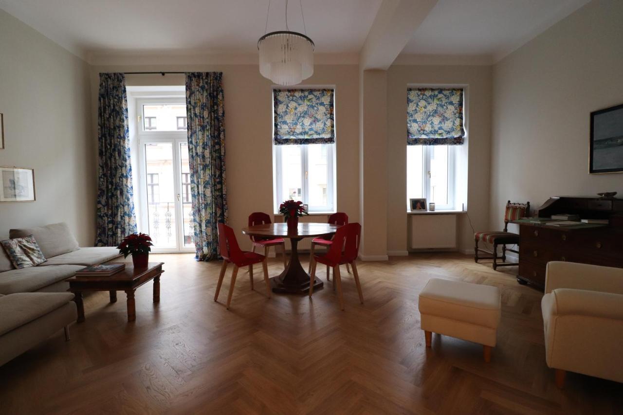 Wohnung Mit Balkon Beim Schloss Belvedere Vienna Esterno foto