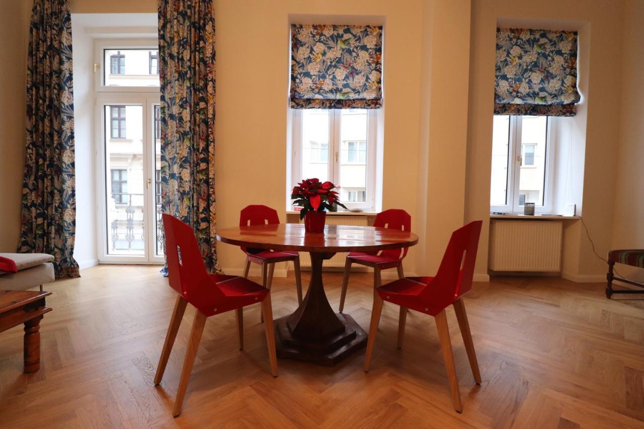 Wohnung Mit Balkon Beim Schloss Belvedere Vienna Esterno foto